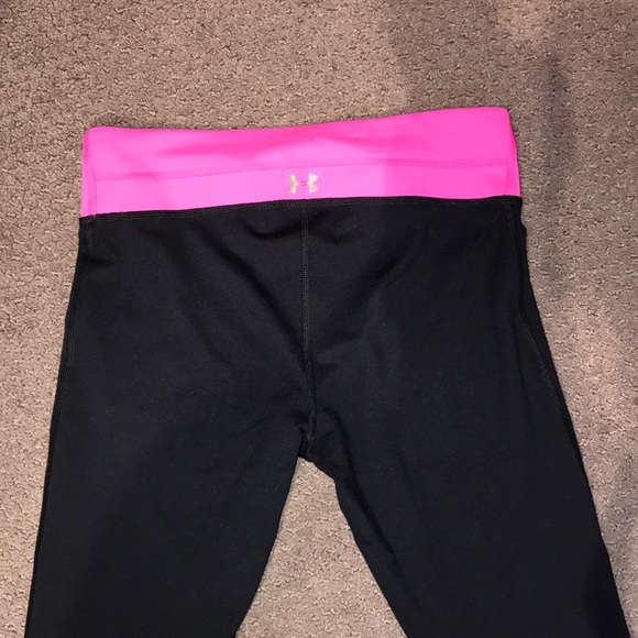 cropped under armour black leggings - Picture 3 of 4